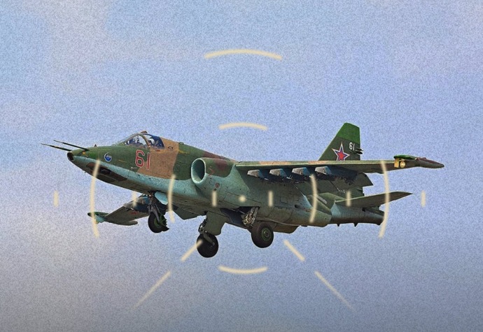 ロシア軍のSu-25攻撃機が「携帯式兵器」で墜落される瞬間…ミサイル命中シーンをウクライナが公開！
