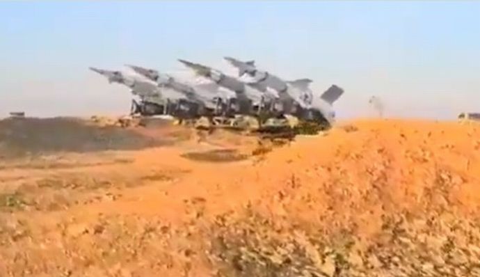 アレッポで鹵獲された地対空ミサイルSA-3…正体不明のA-10対地攻撃機飛来情報も！