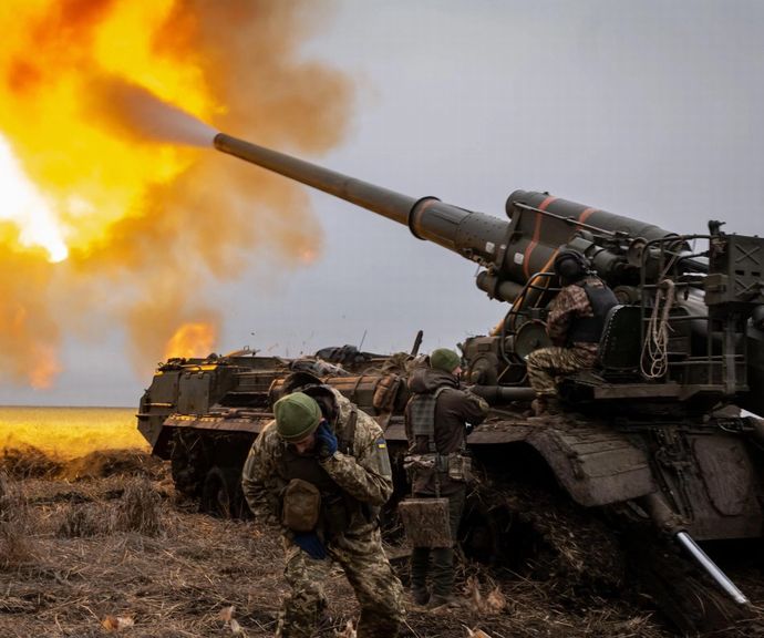 ドネツクでフランス製榴弾砲で負傷した露高官、マクロン大統領に砲弾片を送り付け「戦争犯罪だ」！