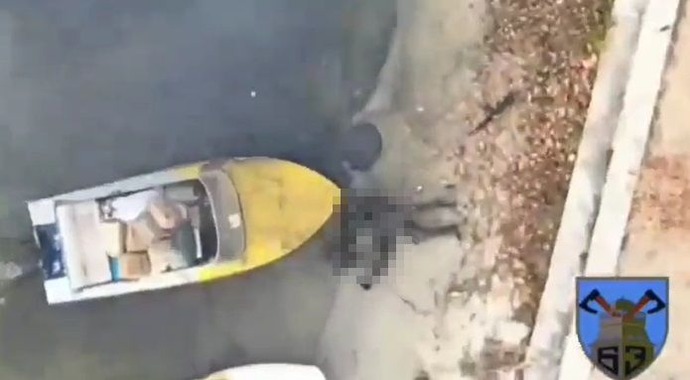 ロシア兵さん、湖でのんびりしてたらドローンから爆弾を落とされてしまう！