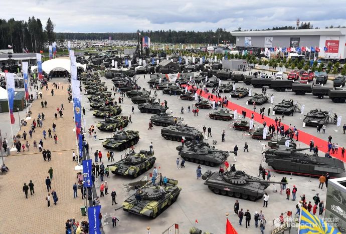 ロシアで最新兵器見本市「アルミヤ2022」が開催…プーチン大統領が性能アピール「外国より進んでいる」！
