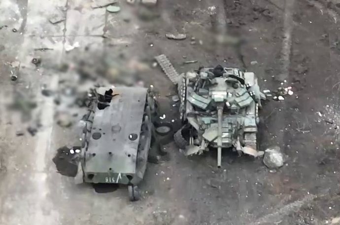 ロシア軍、ついに70年近く前のBTR-50装甲車を前線へ投入…あっさり撃破される！