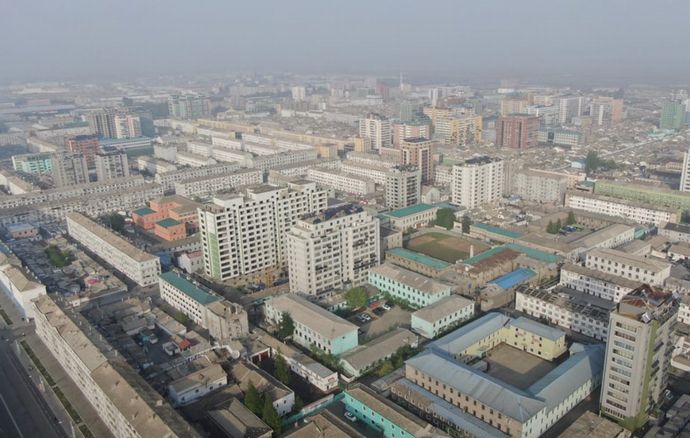 中国人が北朝鮮の首都平壌上空をドローンで撮影…人通りが少なすぎる！