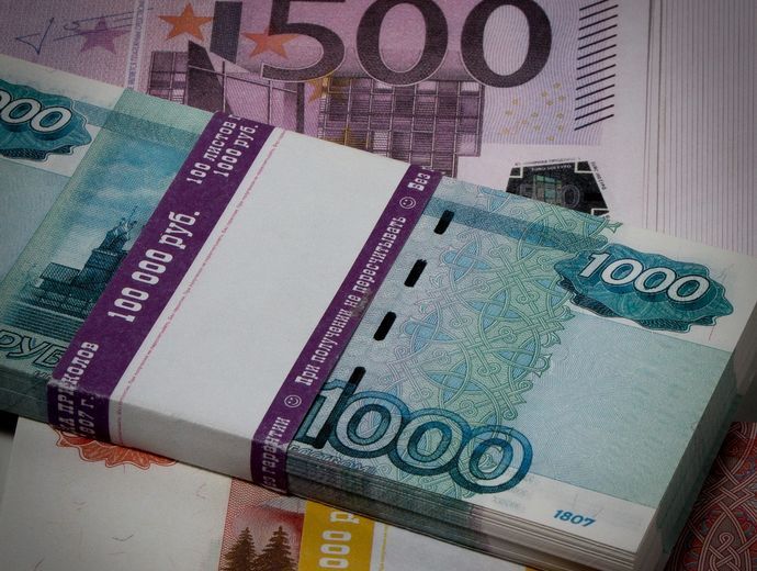 ロシア中央銀行、利上げできず、金利21％を維持…政権幹部や経済界からの批判で！
