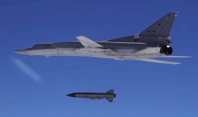 ロシア、ウクライナの集合住宅攻撃に「空母キラー」空対艦ミサイルKh-22を撃ち込む！