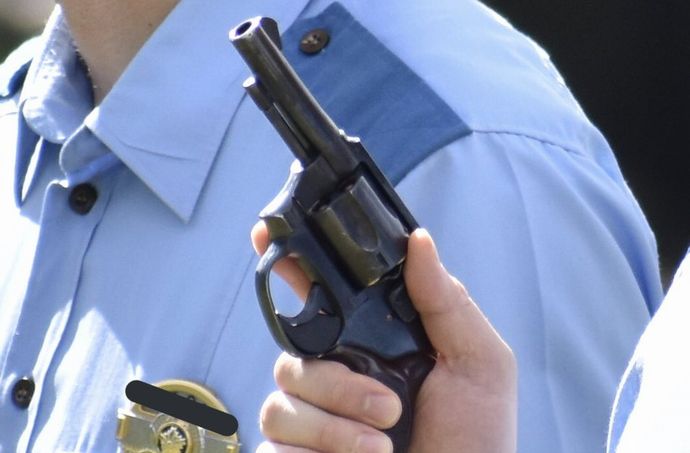 実弾入り拳銃を仮眠室に放置、青森県警の女性巡査長を訓戒処分…7月にも「注意」！