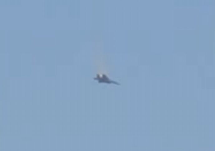 クウェートで米軍のF-15E戦闘爆撃機が墜落、パイロットは脱出…イランは撃墜したと主張！