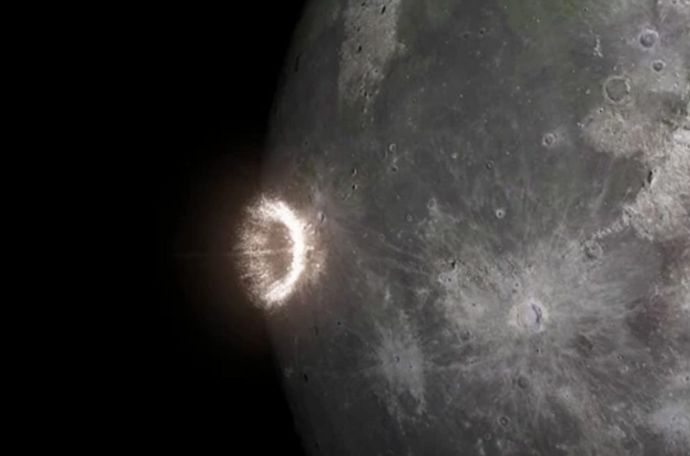 小惑星が月に衝突する確率が約4%に高まる、一時は地球に脅威！