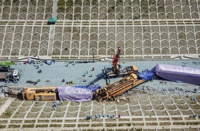 中国が建設するインドネシア高速鉄道で脱線事故…事故車両にカバーかけ証拠隠滅？