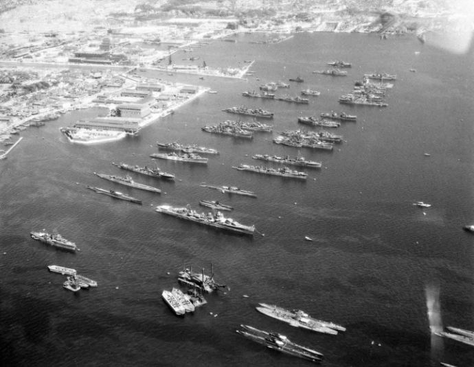 太平洋戦争を生き残った旧日本帝国海軍艦艇の航空写真！