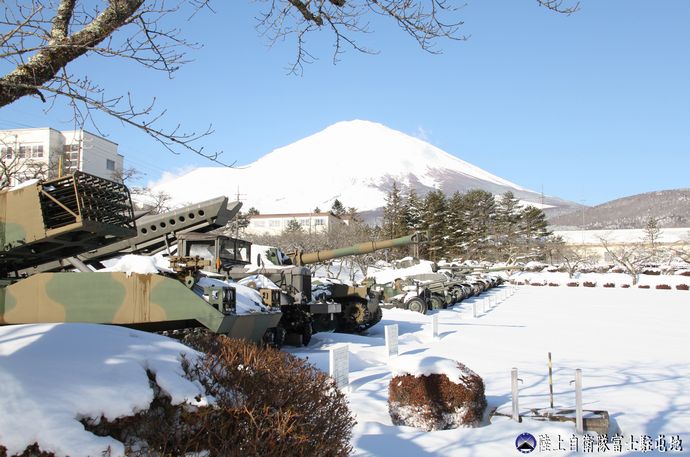 勤務中にライトノベルを読んだか、50代の幹部自衛官に減給処分…陸自富士学校所属！