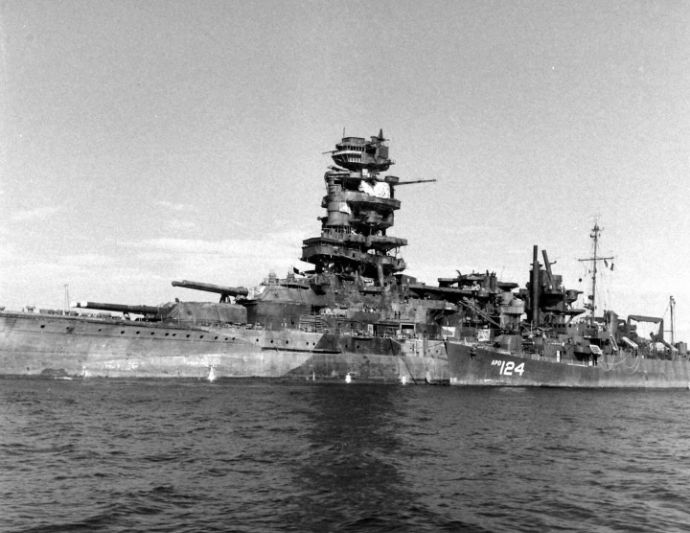 東京湾で米海軍に接収される大日本帝国海軍の戦艦「長門」…1945年8月30日！