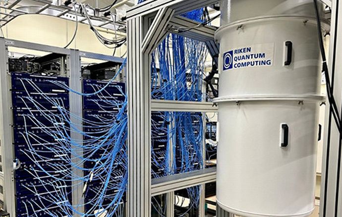 新たな国産量子コンピュータ「叡-II」運用開始、初号機と併用で中断なくサービス提供可能に…理研！