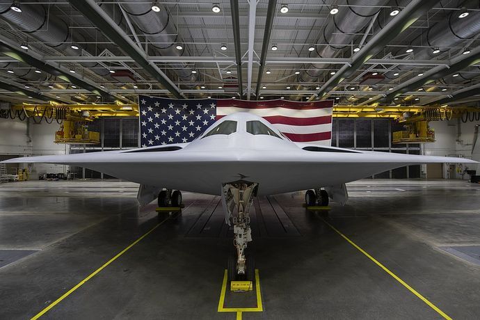 紙飛行機とあざけったが…米次世代ステルス爆撃機「B21」登場に狼狽える中国！