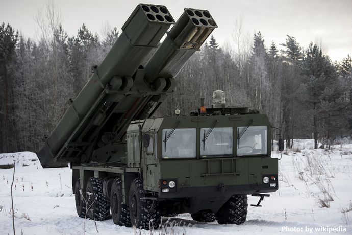 ロシア西部から発射されたがミサイルが軌道を外れ、ウクライナ近くのロシア住宅地に着弾！