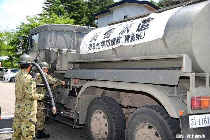 秋田市に災害派遣の自衛隊、暑さと危険の中で徹夜3日目…秋田駐屯地！