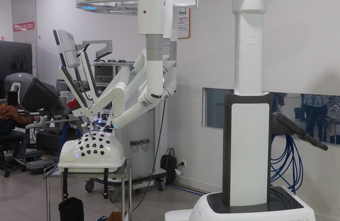 手術室の革命…ロボット外科医の時代が到来する！