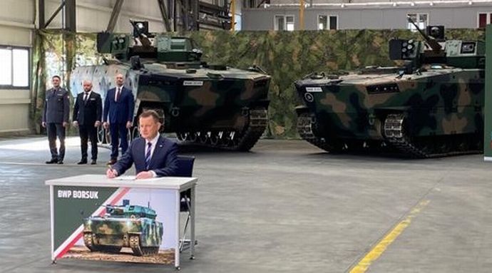 ポーランド、独自開発の新型戦闘車両「ヴォルソク」を1400両調達へ…旧式化した旧ソ連製歩兵戦闘車を更新！