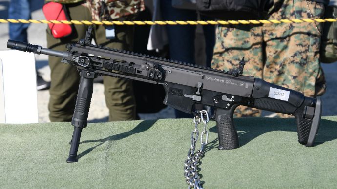 JGSDF_Type_20_rifle_at_Camp_Itami_October_2,_2022_03