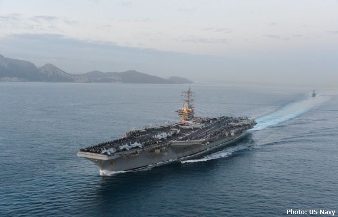 ジブラルタル海峡を通過して東地中海に向かう米海軍「ドワイト・D・アイゼンハワー」空母打撃群！