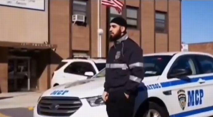 イスラム教徒が、NYで警察組織を立ち上げ…警察に似た制服や車で区内をパトロール！