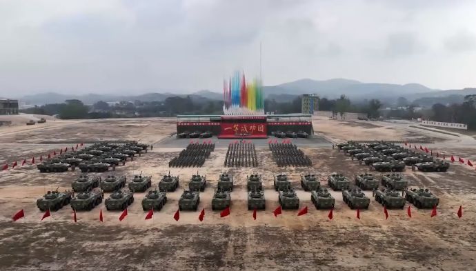 中国陸軍部隊に08式歩兵戦闘車数十両が新たに配備…装備品受領式典が開催！