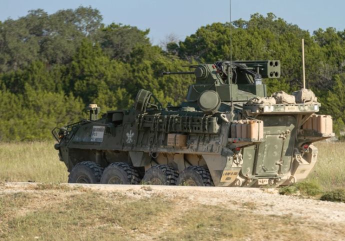 米陸軍防空砲兵連隊のストライカー装甲車ベースの対空車両「SGT STOUT」…前方目標への攻撃準備！