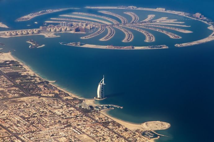 UAE首都アブダビに巨大AIデータセンター建設へ、トランプ米大統領と合意！
