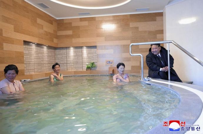 金正恩総書記、女湯に侵入…北朝鮮北東部に温泉保養所が完成！