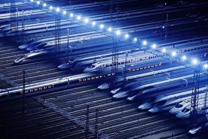 中国で高速鉄道を無計画に作り批判の声が上がる…未使用の駅が乱立！