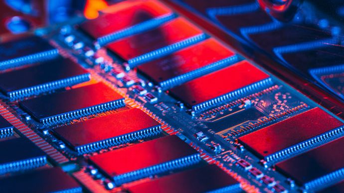 光を使った超高速メモリが提唱される、現代コンピューティングの処理速度と消費電力の限界を突破する可能性！