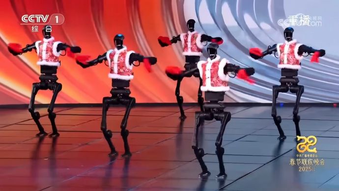 年越し番組で伝統踊りを舞うロボット軍団にネット民が衝撃…中国メディア！