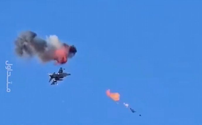 イスラエル空軍のF-16戦闘機がイランのシャヘド136自爆ドローンをAIM-9空対空ミサイルで撃墜！
