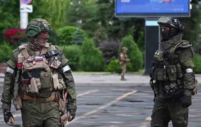 今回の反乱で戦略予備師団がその気になれば何時でもクレムリンに刃を突きつけられる事がわかった！