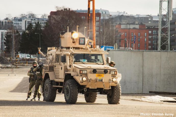 フィンランド陸軍、即応部隊が市街地での地域防衛演習を実施！