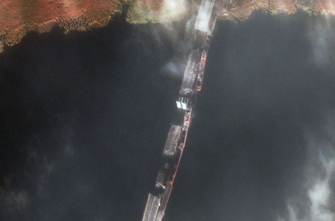 ドニエプル川東岸に渡る唯一の橋、アントノフスキー橋が崩壊…原因は不明！