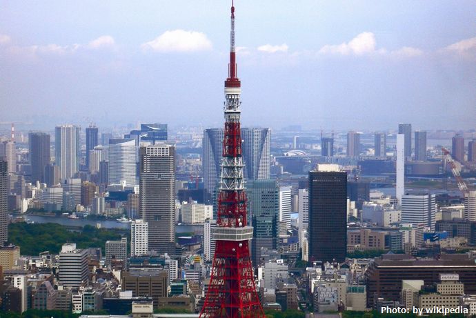 Tokyo_Tower_and_around_Skyscrapers