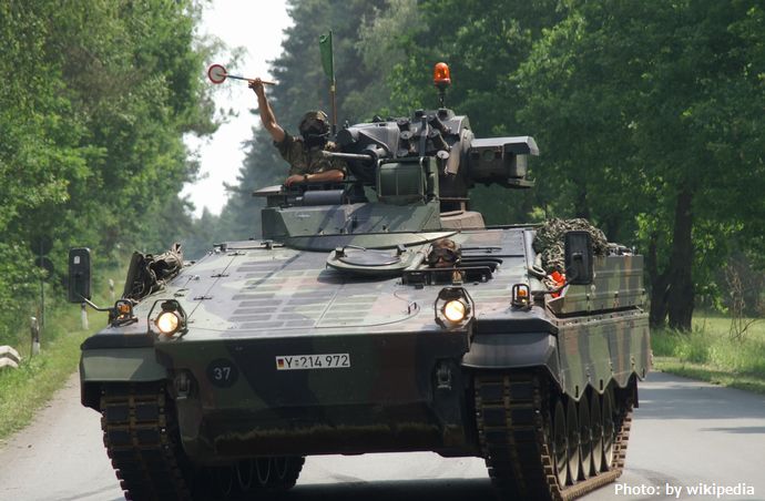 米「ブラッドレー歩兵戦闘車」独「マルダー歩兵戦闘車」仏「AMX-10RC偵察戦闘車」…日本は何を送れるん？