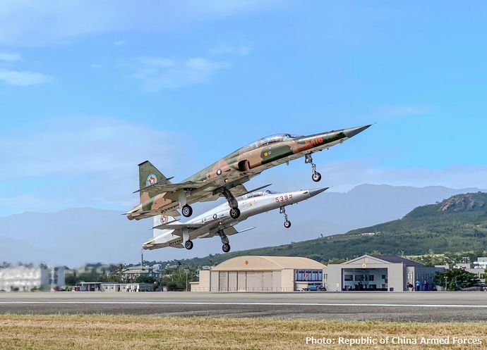 台湾空軍のF-5E/F戦闘機、退役を前に勇姿を披露…国産の新型機「勇鷹」にバトンタッチへ！
