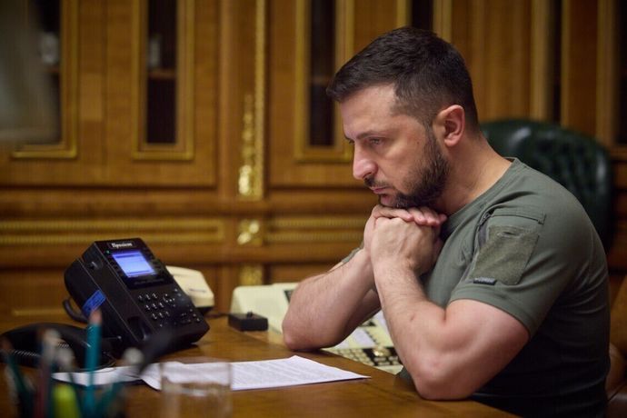 ゼレンスキー大統領「尊厳を失うか、アメリカの支援を失うかという選択だ」…ウクライナ国民に演説！