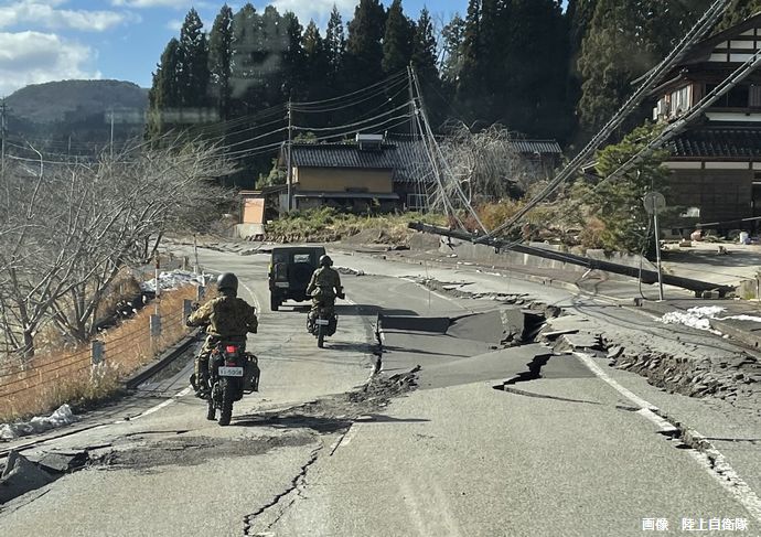 自衛隊派遣、なぜ小出し？熊本地震時の5分の1…対応できない救助要請たくさんあったのに！