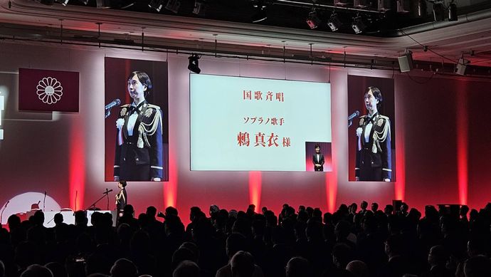 自衛官が自民党大会で国家斉唱、政治行為制限の自衛隊法に抵触か！