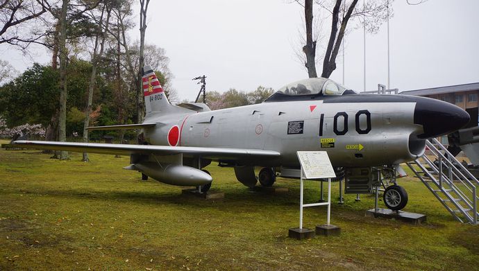1920px-JASDF_F-86D(84-8100)