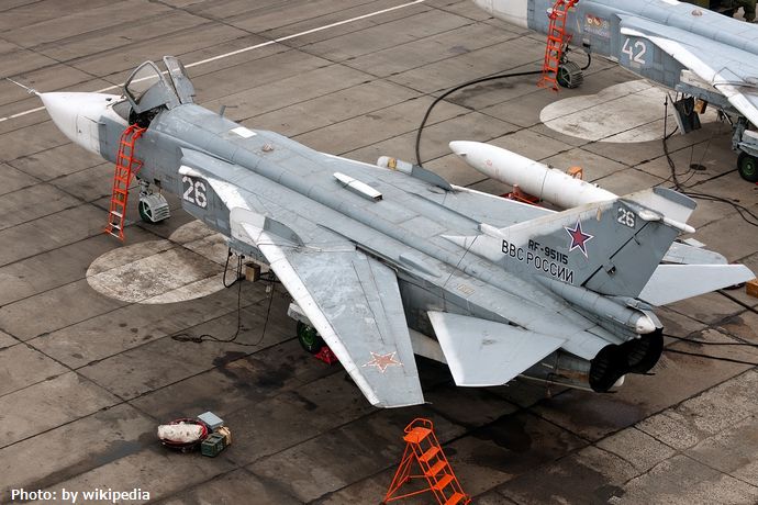 ウクライナ軍、オデーサを攻撃狙ったロシア軍のSu-24可変翼戦闘爆撃機を撃墜…防空システム「パトリオット」使用か！