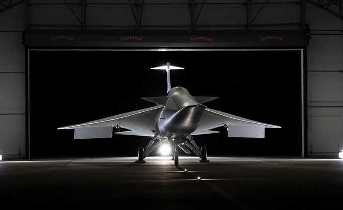 NASA、静かな超音速機「X-59」が初飛行…商用化へ大きな一歩！