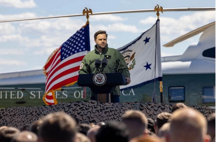 バンス米副大統領に異論…米宇宙軍がグリーンランド基地司令官のマイヤーズ大佐を解任！