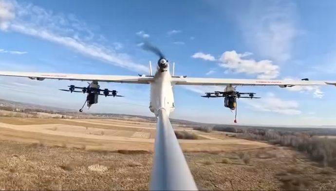 自爆無人機6機を搭載可能のドローン空母を1日10機生産…母機に索敵、中継通信、妨害電波耐性、攻撃能力搭載！