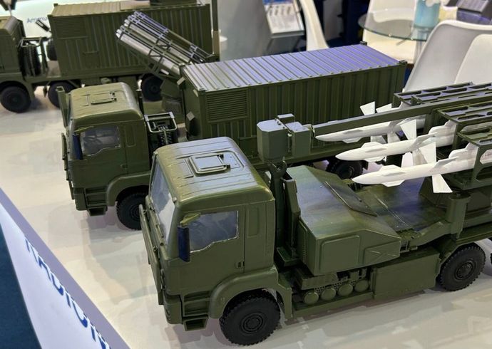 ウクライナ、NATO製やソ連製も使えるマルチ規格防空ミサイルシステムを構築！