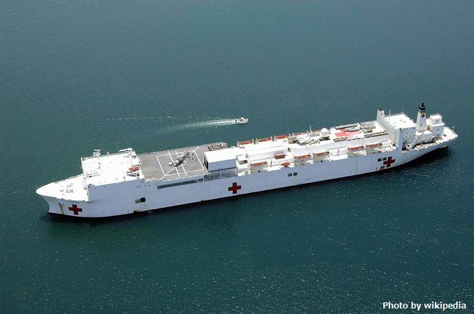1280px-090411-A-1786S-088_-_USNS_Comfort_(T-AH-20)_in_Hati