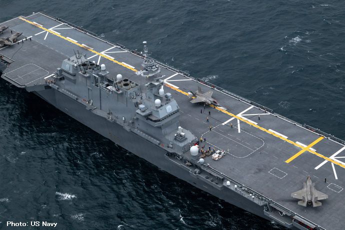 改修後の「いずも」型護衛艦の満載排水量は約2万6000トン…F-35Bの搭載機数は約10機！